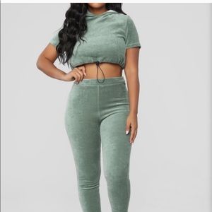 Fashion nova velvet set